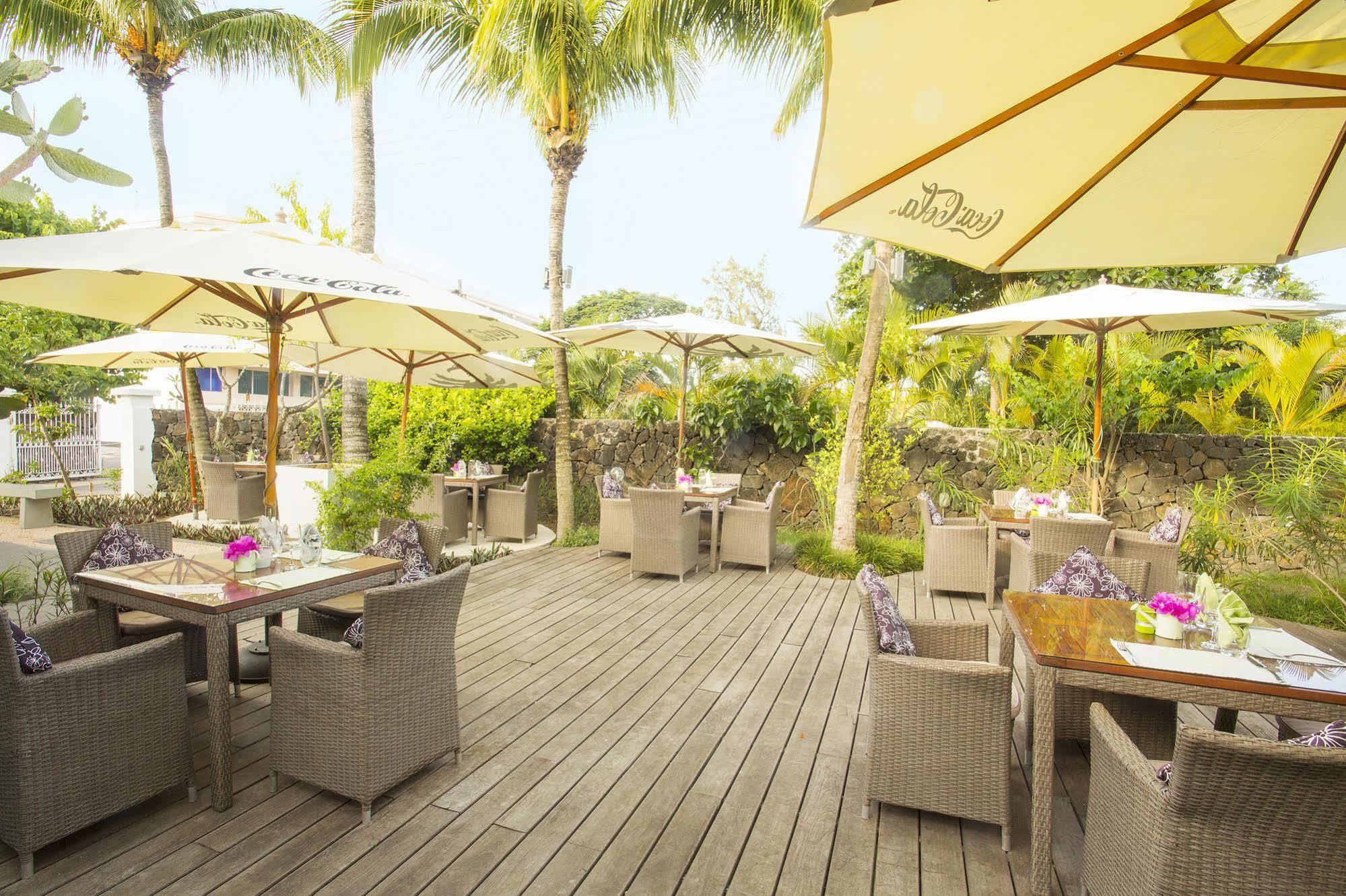 Esprit Libre Restaurant & Guest House Гранд-Бэй Экстерьер фото