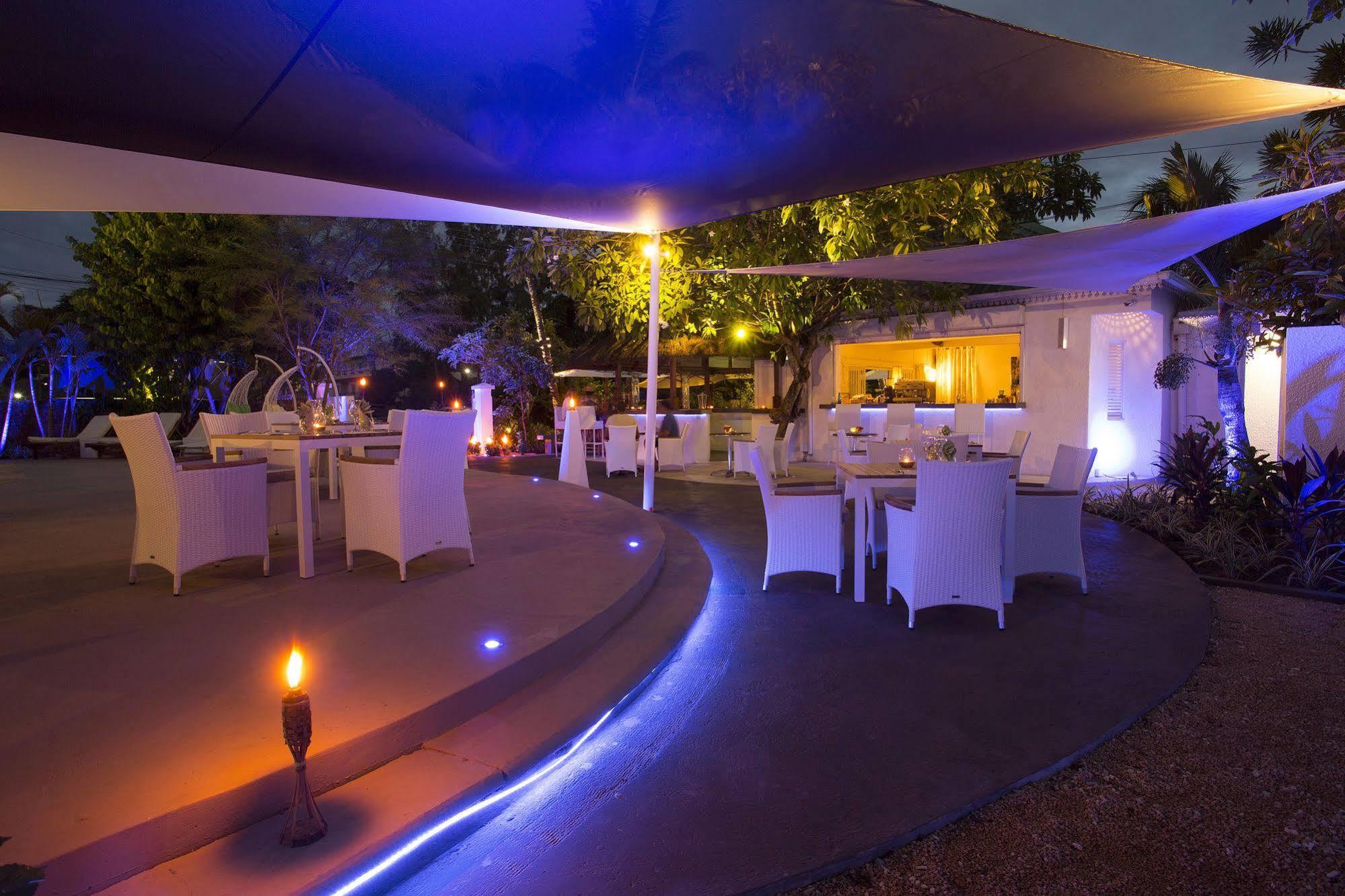 Esprit Libre Restaurant & Guest House Гранд-Бэй Экстерьер фото